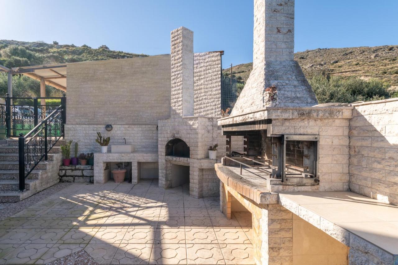 Aelia Home Exterior photo